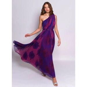 NEW Hutch Tarina Pleated One Shoulder Gown Combo Oversized Roses 10